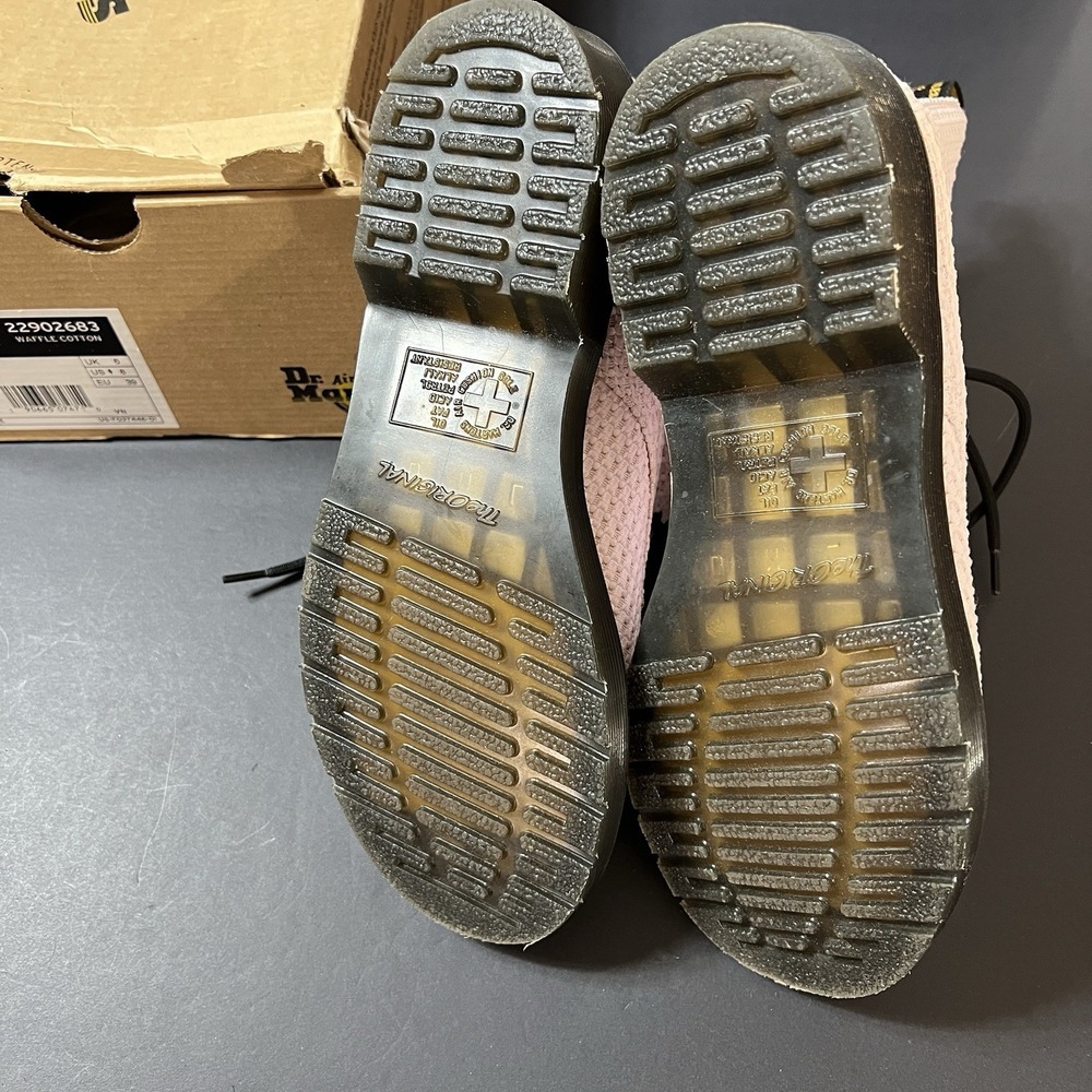 Dr. Martens Women's Page Waffle Cotton Bubblegum Barbiecore Boots Size 8 New - Picture 6 of 8
